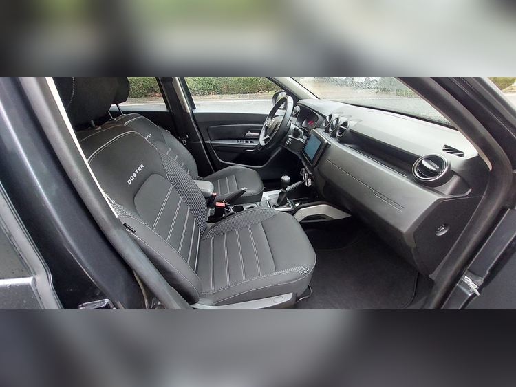 Dacia Duster 1.0 TCE 100CV foto 12